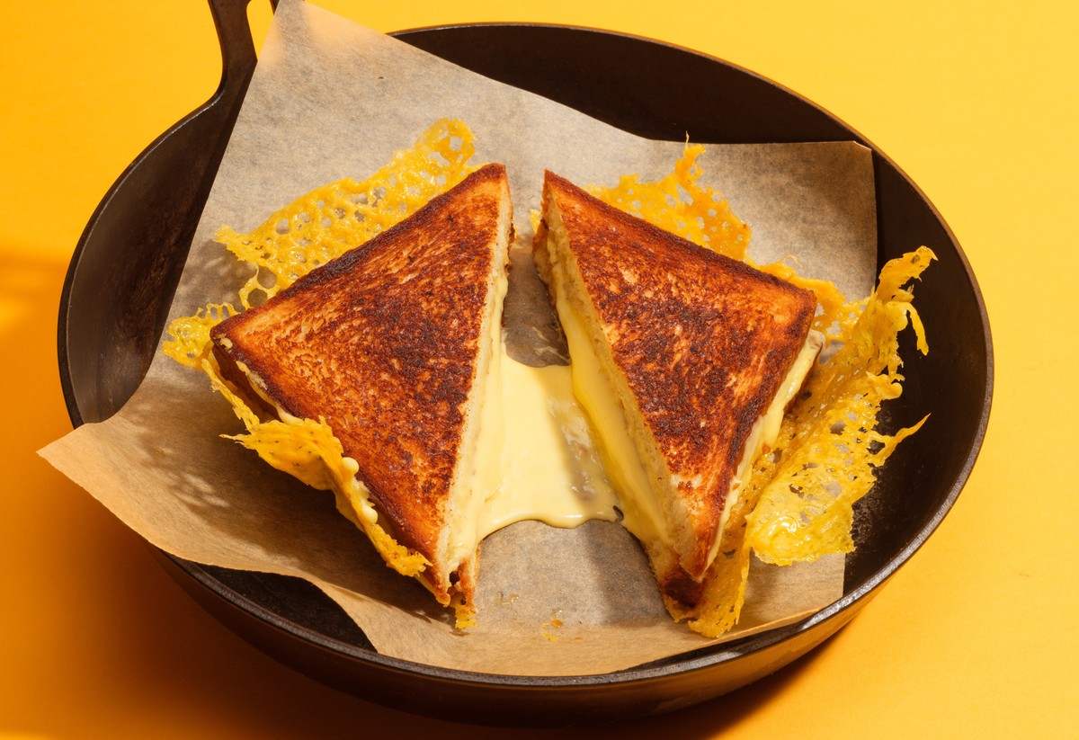 Your Guide to Packing a Grilled Cheese Sandwich (and Keeping It Warm)