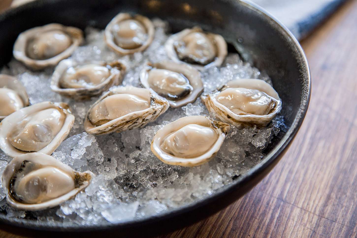 How to Shuck Oysters 