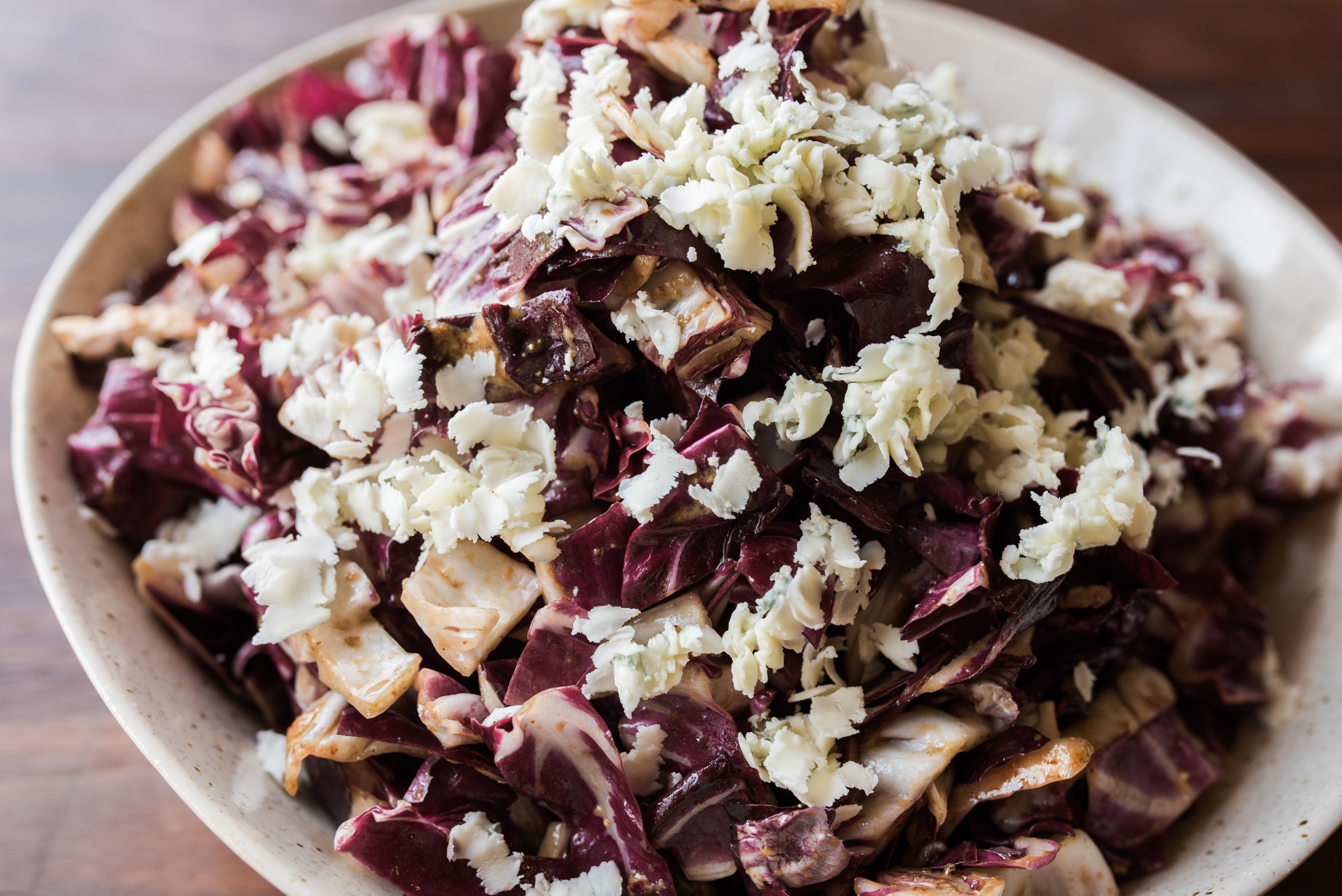 quick-steakhouse-style-radicchio-salad-with-blue-cheese