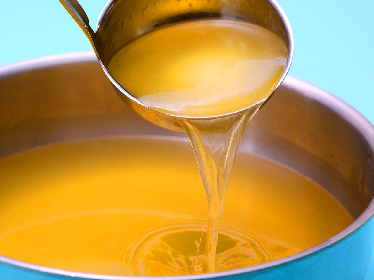 Pressure-Cooked Blond Chicken Stock